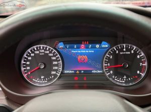 Xe VinFast Lux A 2.0 Base 2.0 AT 2021