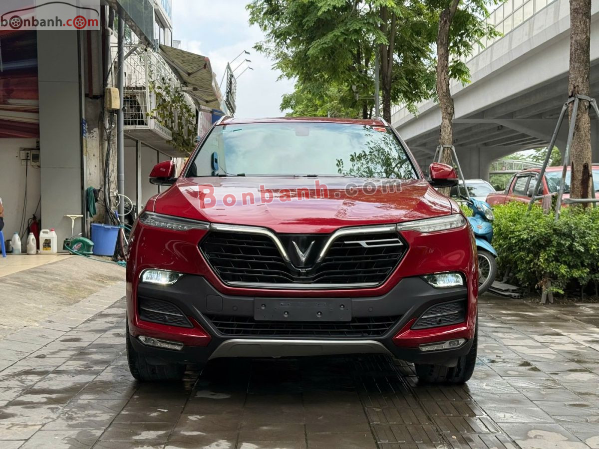 VinFast Lux SA 2.0 Premium 2.0 AT